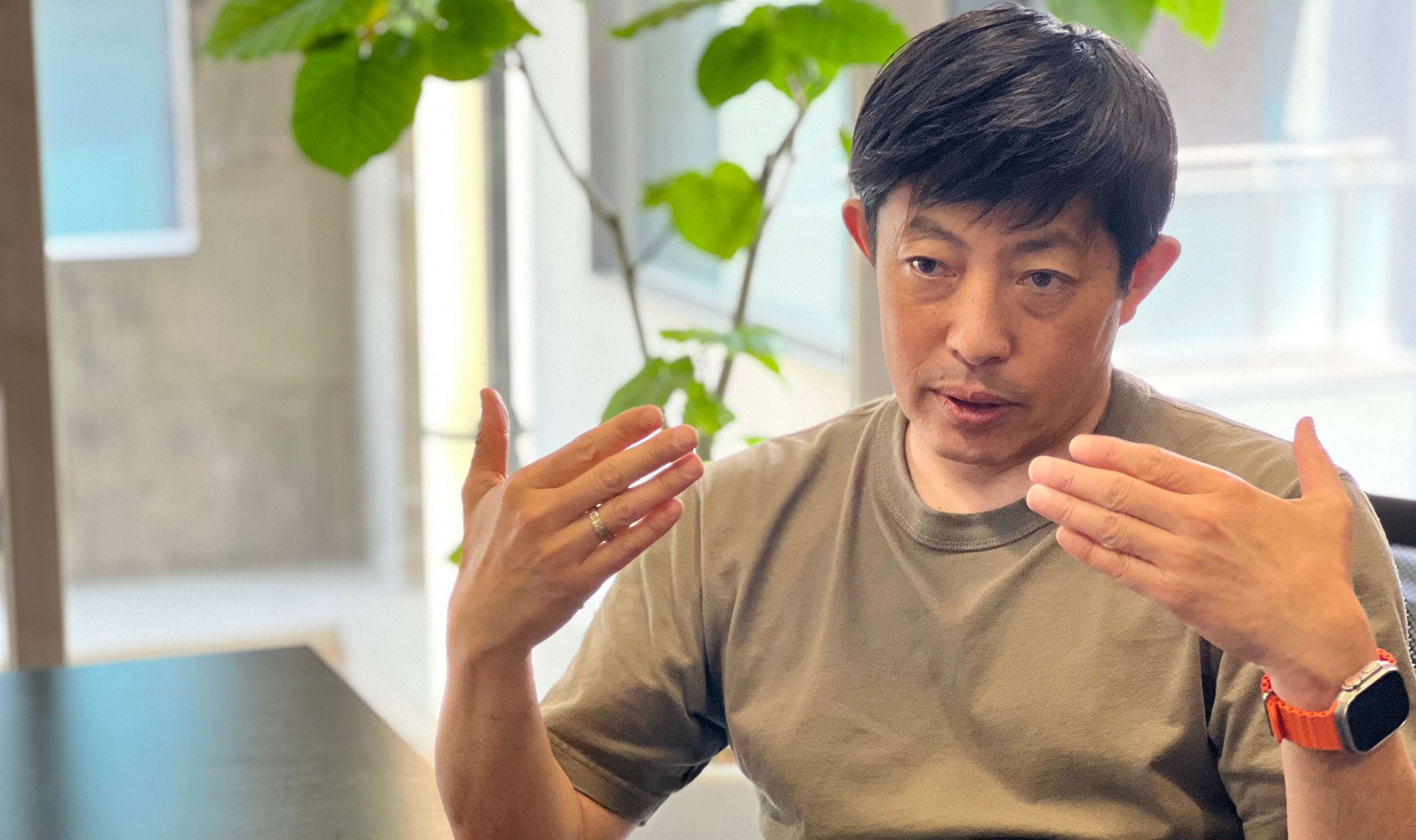 インタビューに応える田瀬和夫氏